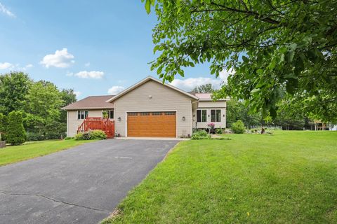 Tiny photo for 102 Cheney Avenue, Endeavor, WI 53930 (MLS # 2004073)