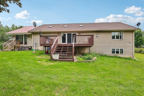 Tiny photo for 102 Cheney Avenue, Endeavor, WI 53930 (MLS # 2004073)