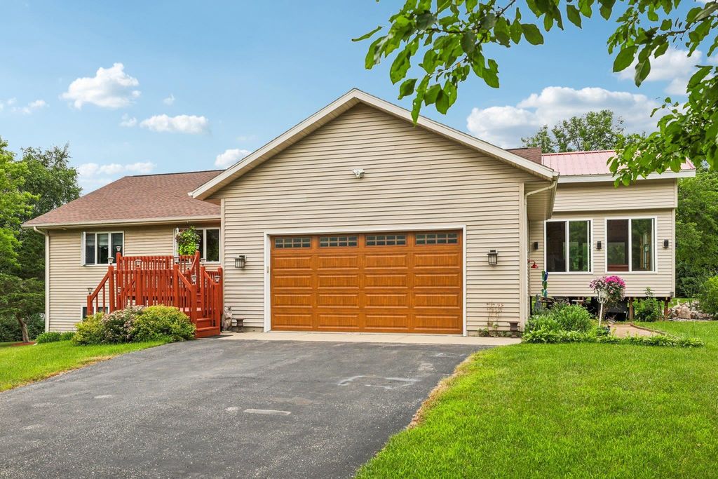 Photo for 102 Cheney Avenue, Endeavor, WI 53930 (MLS # 2004073)