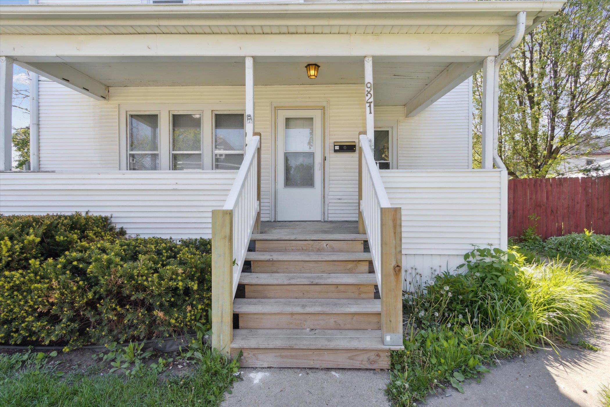 921 8th Street