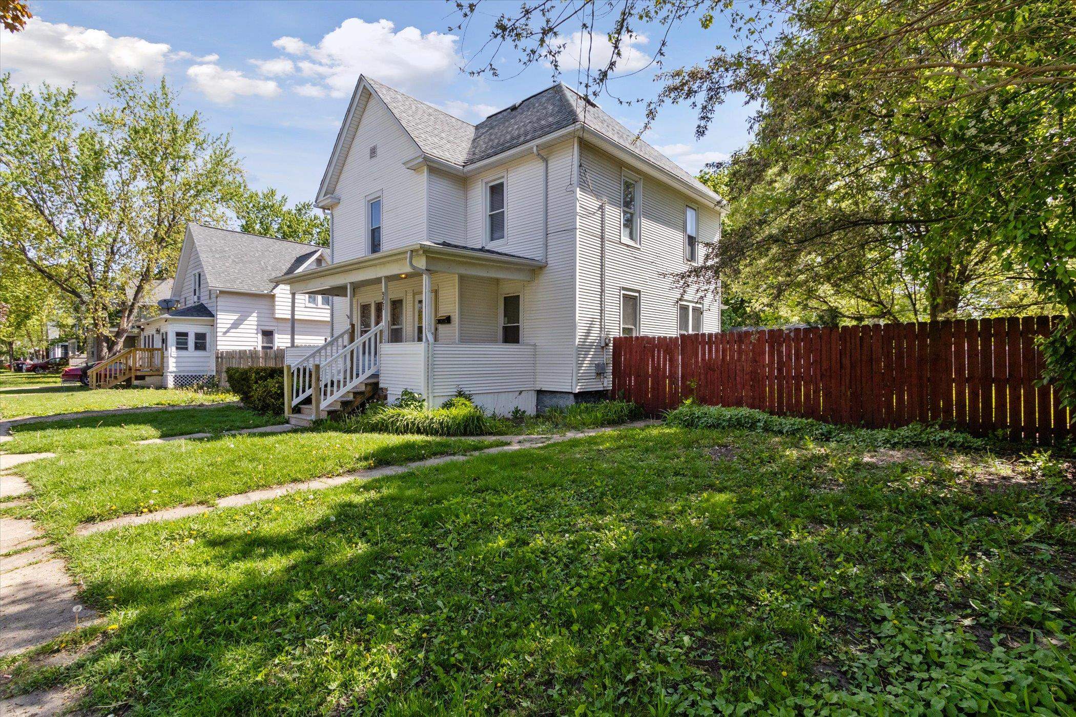 921 8th Street