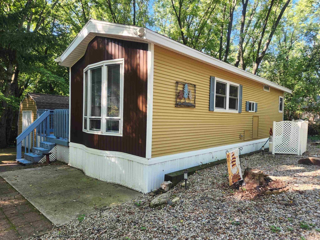 1863544824 Eric Kim's Listings