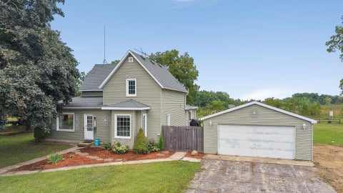 Photo of W8194 Thompson Road, Poynette, WI 53955 (MLS # 2032116)