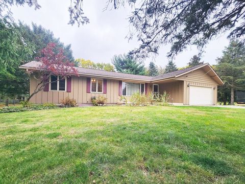Photo of 5128 N Pleasant Hill Drive, Janesville, WI 53546 (MLS # 2011240)