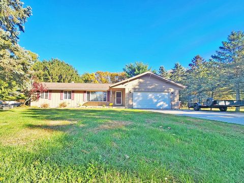 Photo of 5128 N Pleasant Hill Drive, Janesville, WI 53546 (MLS # 2011240)