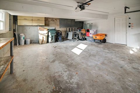 Tiny photo for 10 Ammerman Circle, Madison, WI 53716 (MLS # 2012475)