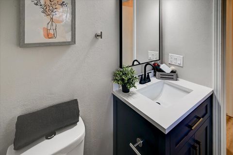 Tiny photo for 10 Ammerman Circle, Madison, WI 53716 (MLS # 2012475)