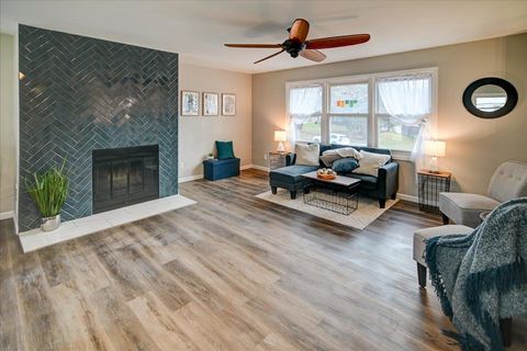 Tiny photo for 10 Ammerman Circle, Madison, WI 53716 (MLS # 2012475)