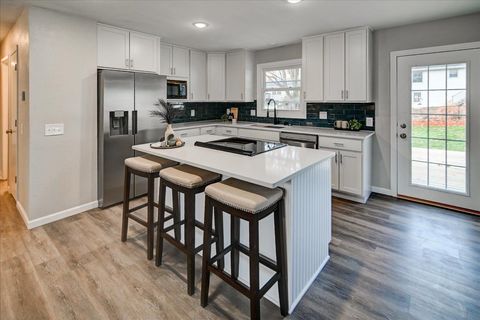 Tiny photo for 10 Ammerman Circle, Madison, WI 53716 (MLS # 2012475)