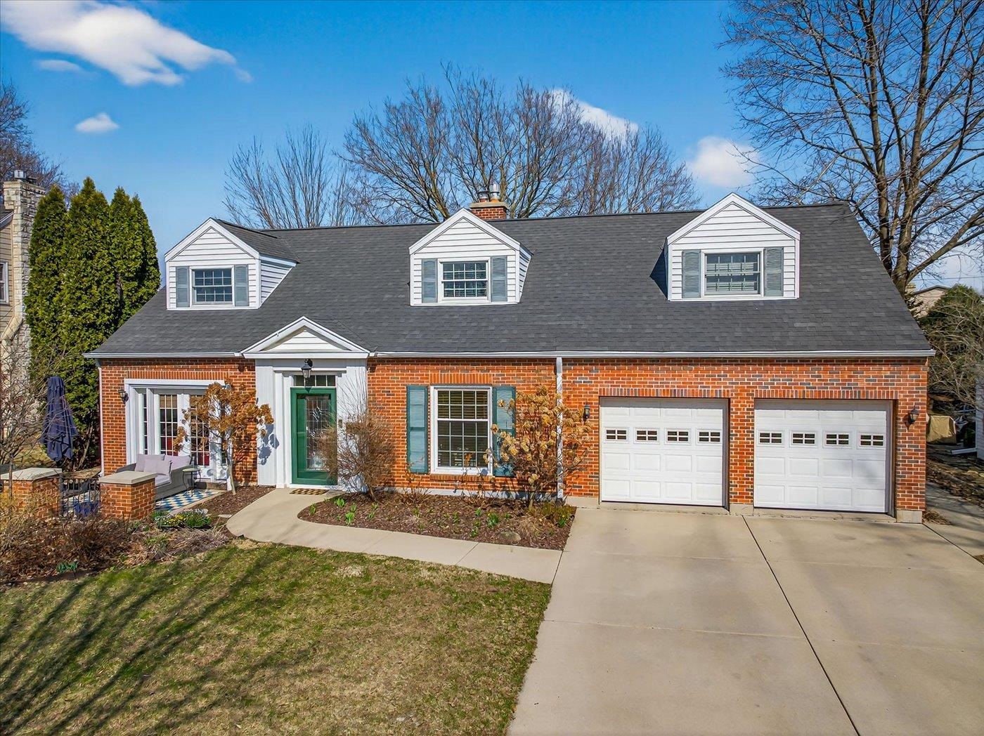 260 Kensington Drive