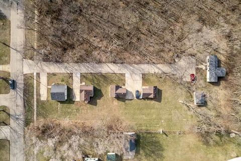 Photo of 2160 S Wisconsin Avenue, Beloit, WI 53511 (MLS # 2019346)