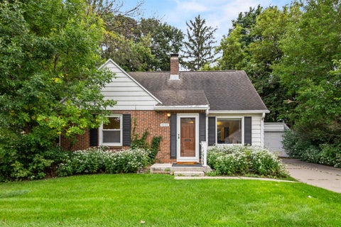 Photo of 4121 Mineral Point Road, Madison, WI 53705 (MLS # 2032523)