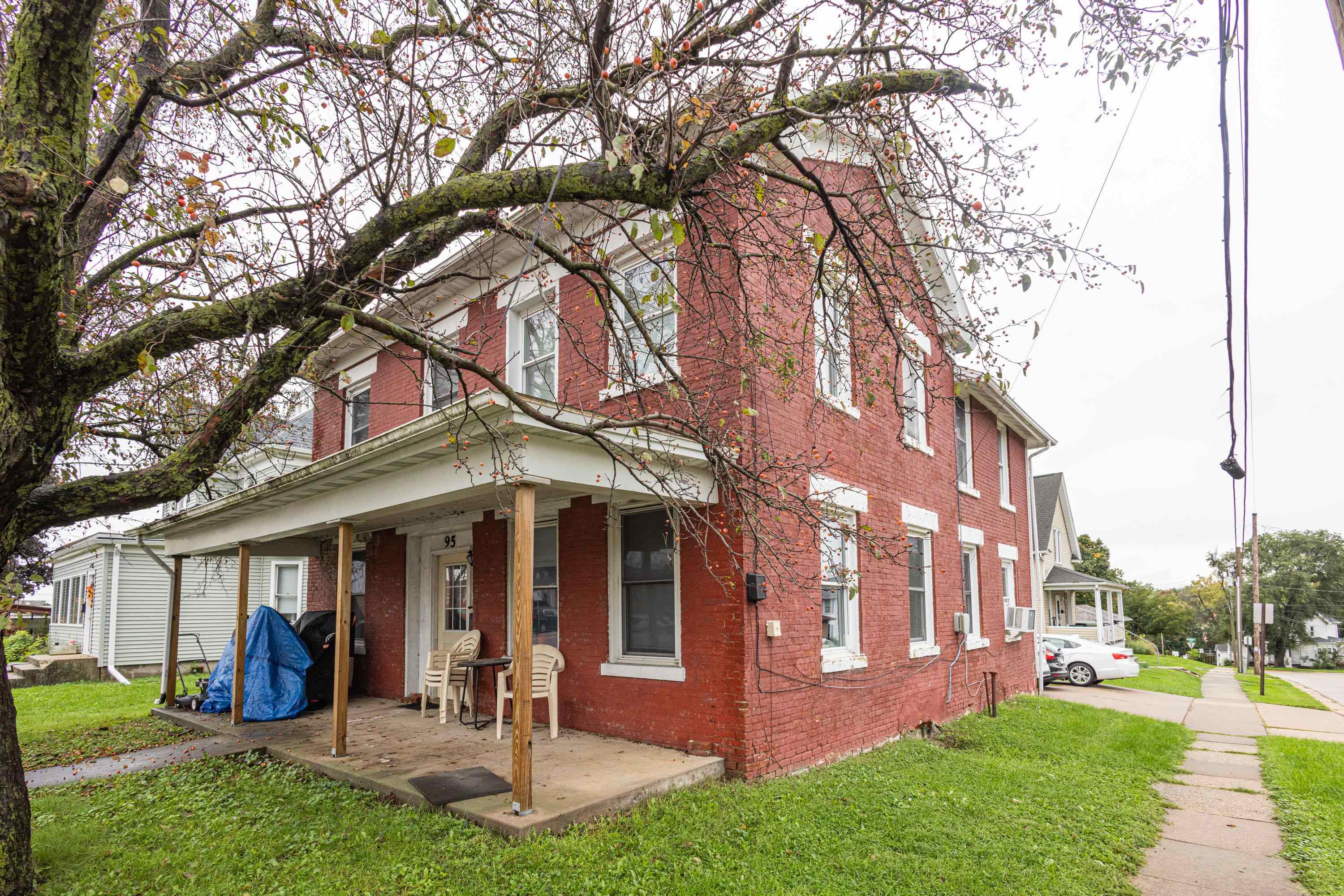 95 W Pine Street