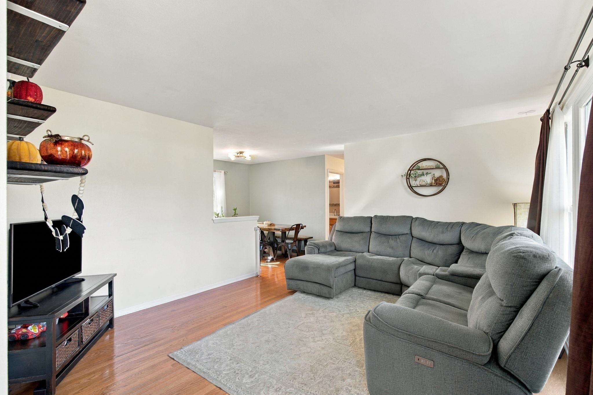 6021 Raymond Road