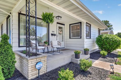 Photo of 1315 S Pearl Street, Janesville, WI 53546 (MLS # 2023557)