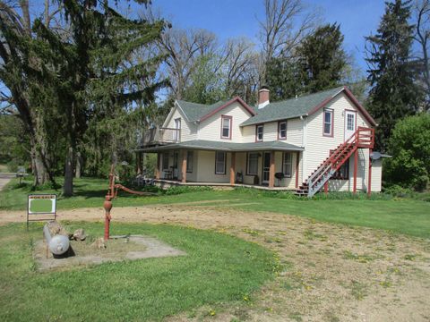 Photo of E5012 Hillcrest Drive, Loganville, WI 53943 (MLS # 2022707)