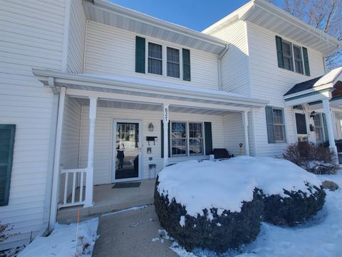 Photo of 827 Sutherland Avenue, Janesville, WI 53545 (MLS # 2015550)