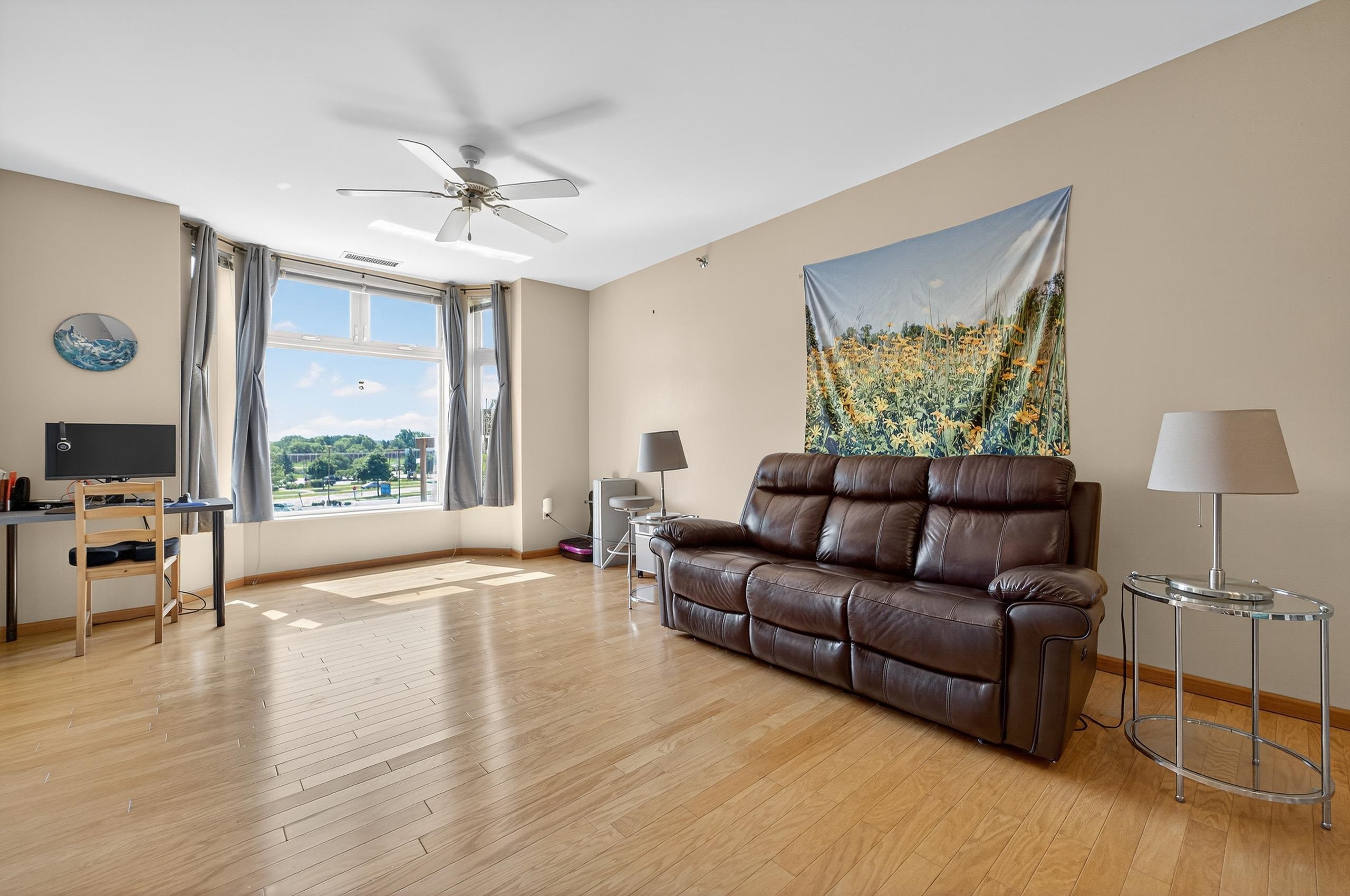 301 Harbour Town Drive 323