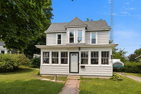 Photo of 213 W Marion Street, Portage, WI 53901 (MLS # 2028345)
