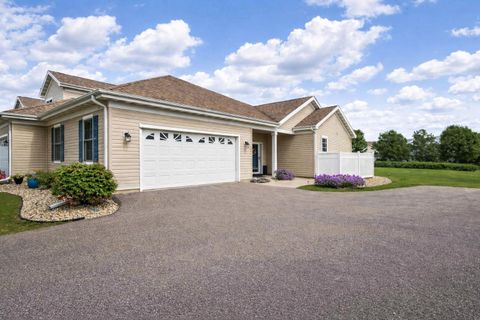 Photo of 3331 N Stone Creek Circle, Madison, WI 53719 (MLS # 2019094)