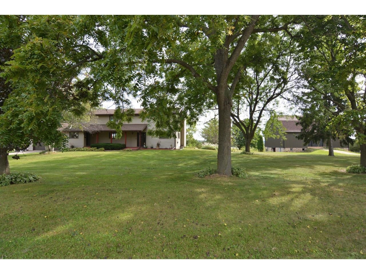 1890 County Road W