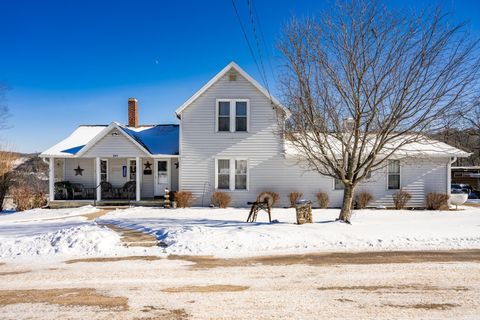 Photo of 207 Spring Street, Elroy, WI 53929 (MLS # 2015622)