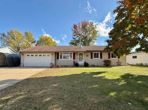 Photo of 3217 Turnberry Drive, Janesville, WI 53548 (MLS # 2011579)