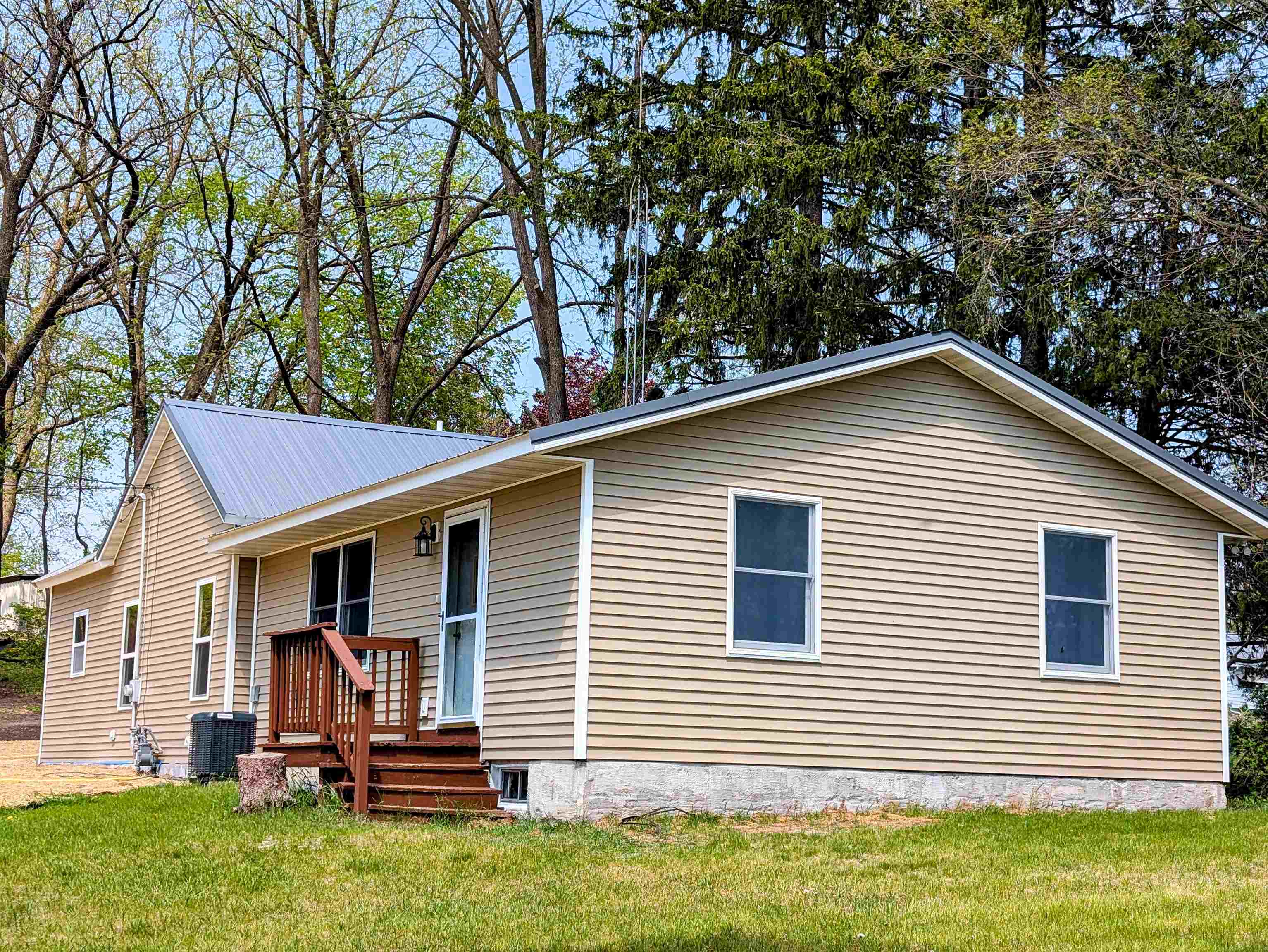 Montello, Wisconsin 53949, United States, 3 Bedrooms Bedrooms, ,2 BathroomsBathrooms,Residential,Active,133626