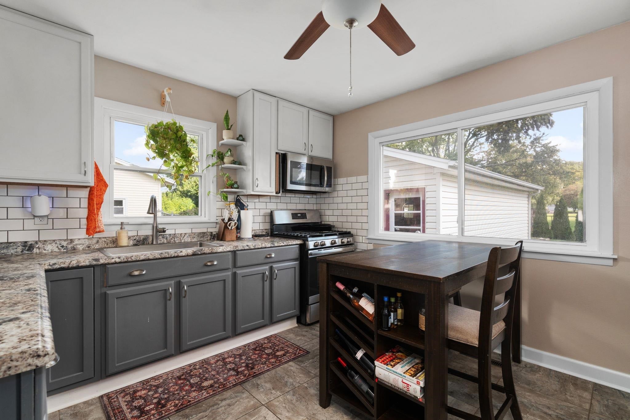 2439 Iva Court - Photo 4