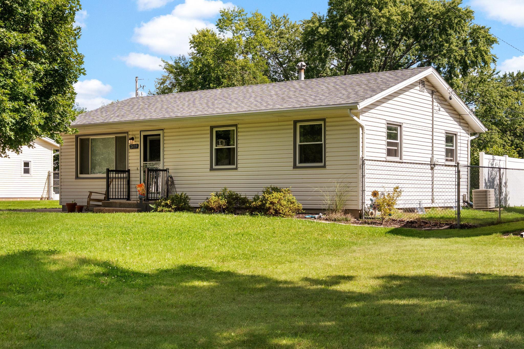 2439 Iva Court - Photo 2