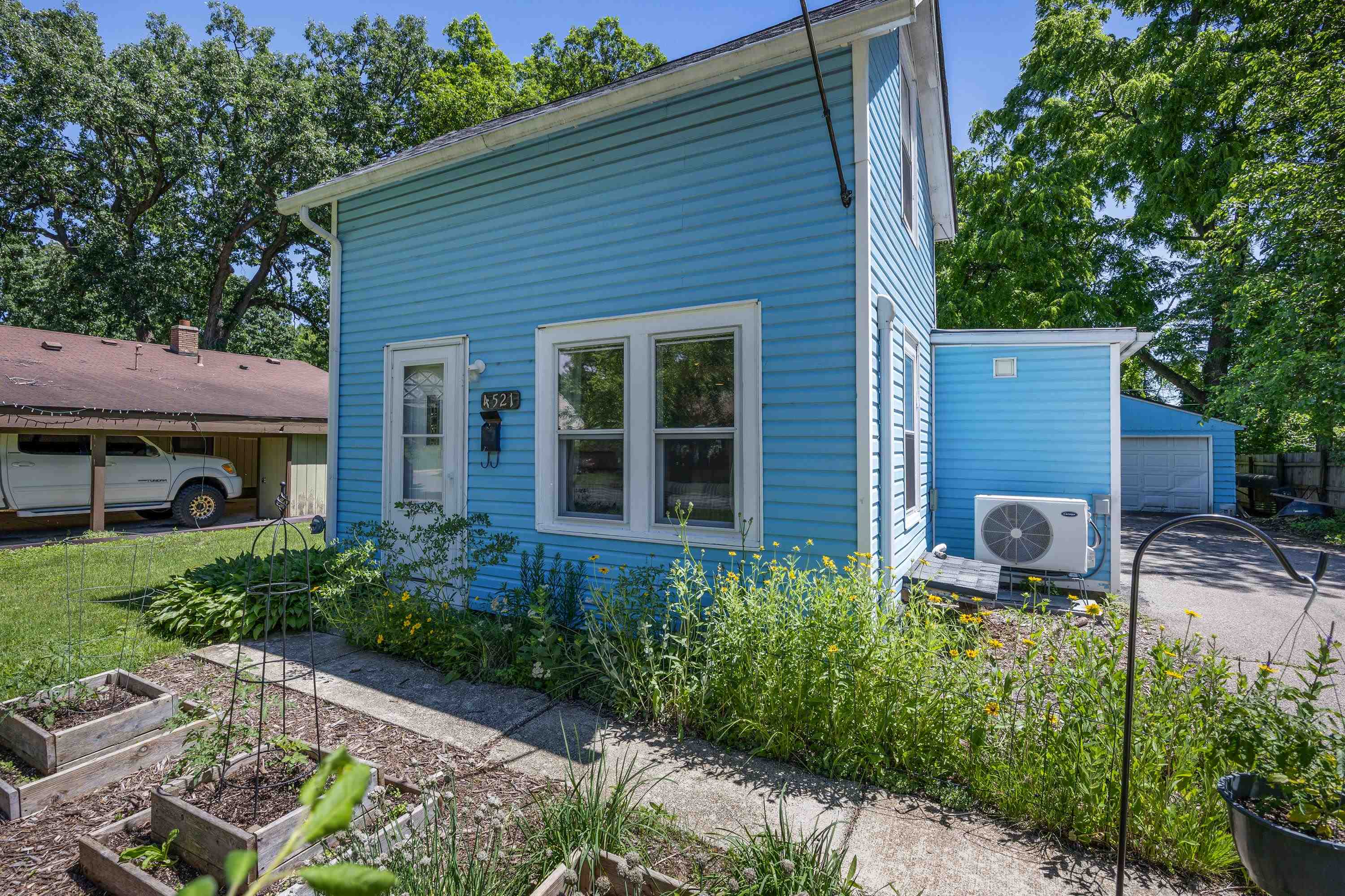 4521 Camden Road