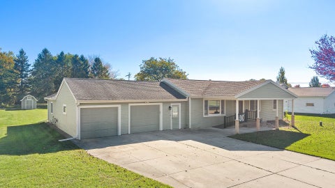 Photo of S9986 Rodney Street, Prairie du Sac, WI 53578 (MLS # 2034267)