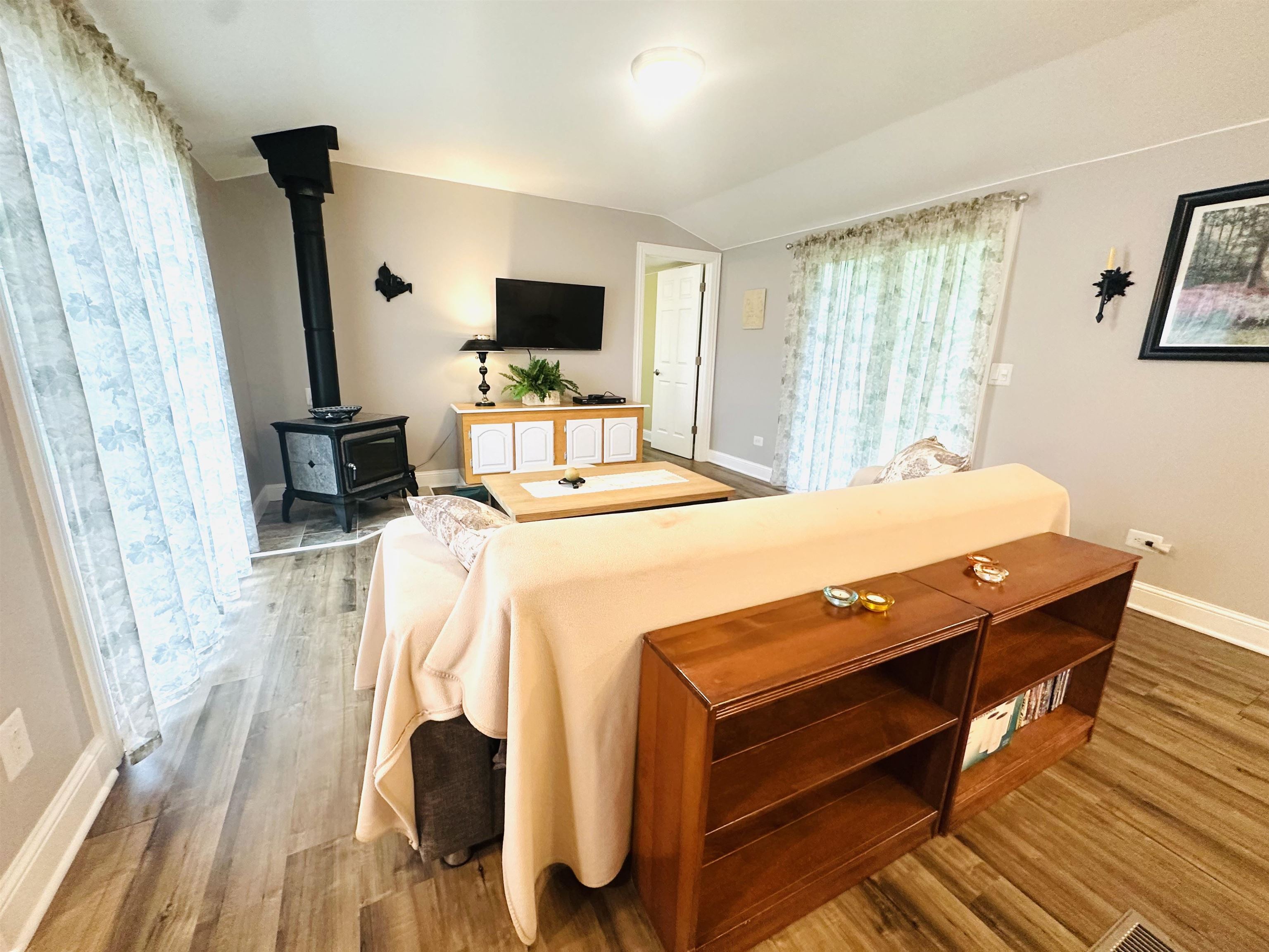 Friendship, Wisconsin 53934, United States, 2 Bedrooms Bedrooms, ,1 BathroomBathrooms,Residential,Active,184478