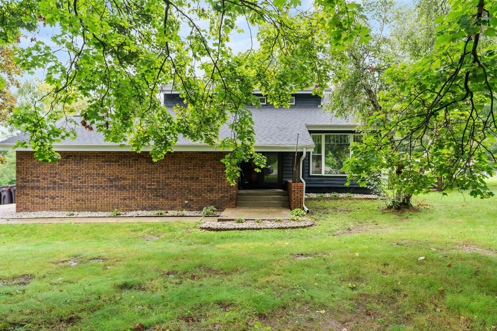 1074 Tinkham Trail