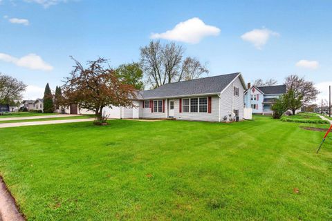 Photo of 604 Sunrise Drive, Ripon, WI 54971 (MLS # 2021897)