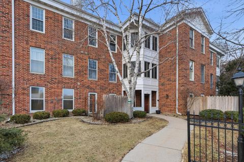 Photo of 2820 Marshall Court 3 #3, Madison, WI 53705 (MLS # 2017067)