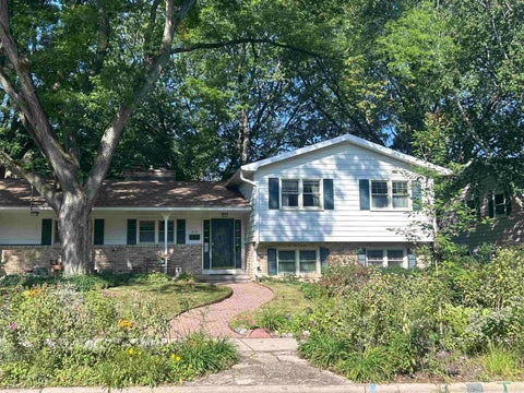 Photo of 310 Cheyenne Trail, Madison, WI 53705 (MLS # 2031513)