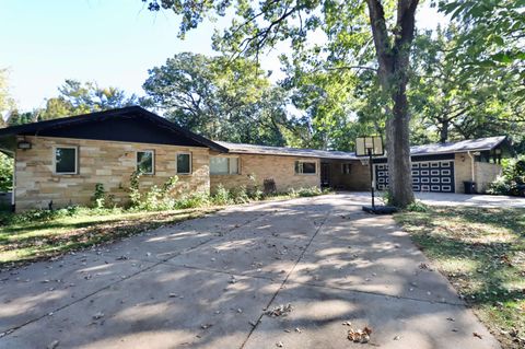 Photo of 2350 E Ridge Road, Beloit, WI 53511 (MLS # 2010374)