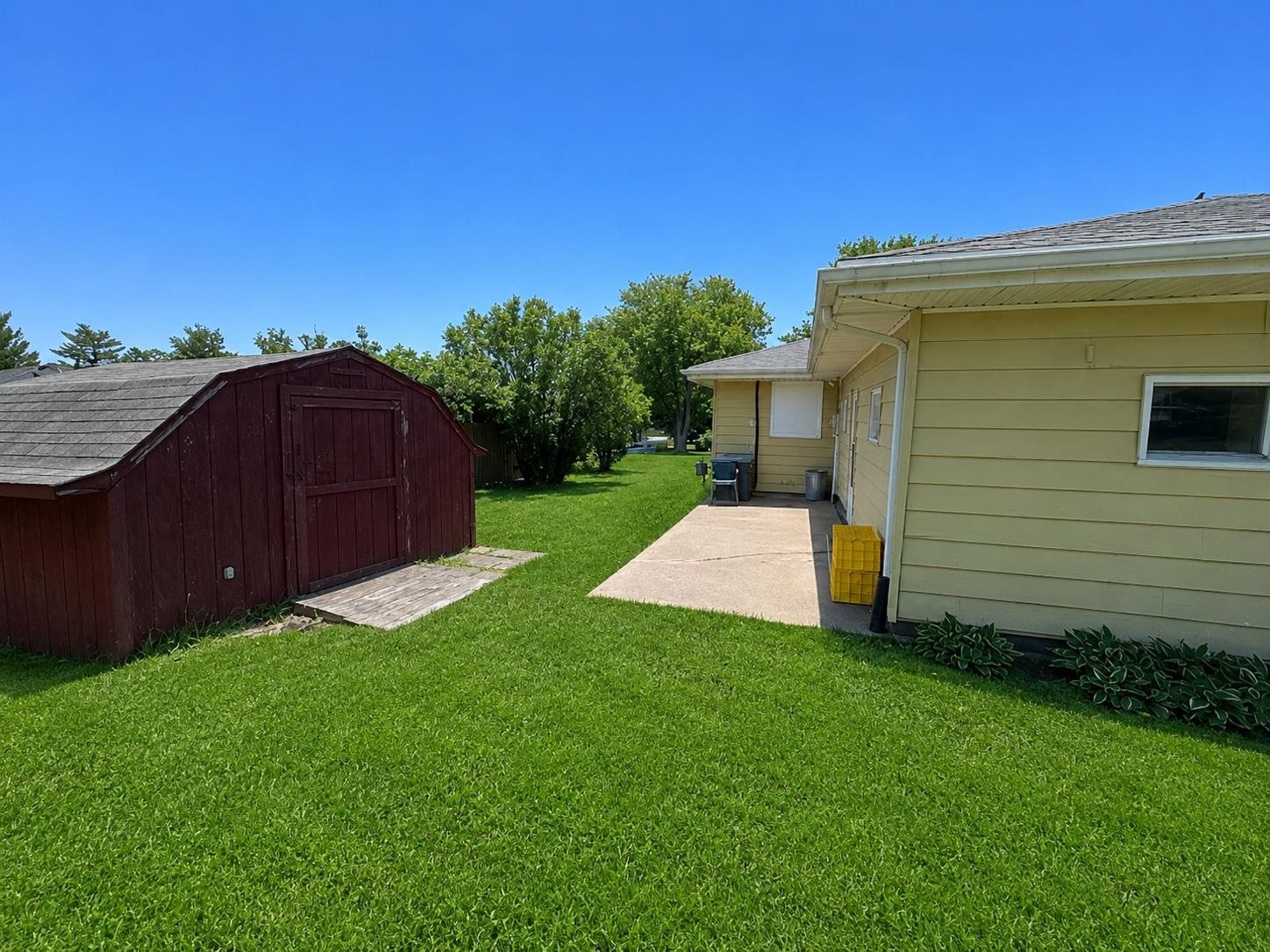 421 W Calhoun Street