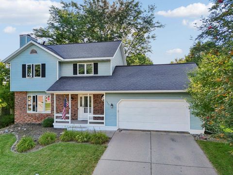 Photo of 1007 Eric Lane, Waunakee, WI 53597 (MLS # 2009559)