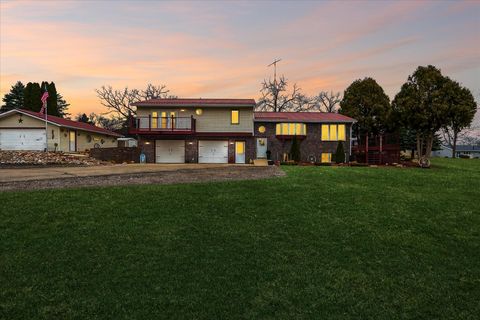 Photo of 3636 W Rockport Road, Janesville, WI 53548 (MLS # 2018280)