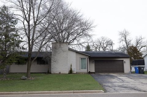 Photo of 504 Haskin Drive, Pardeeville, WI 53954 (MLS # 2020841)