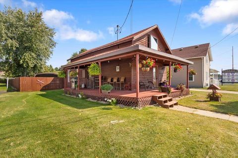Photo of 154 E Main Street, Wautoma, WI 54982 (MLS # 2008601) Photo of 154 E Main Street, Wautoma, WI 54982 (MLS # 2008601)