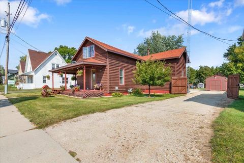 Photo of 154 E Main Street, Wautoma, WI 54982 (MLS # 2008601)