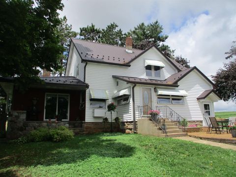 Photo of E3976 Lake Road, Hillpoint, WI 53937 (MLS # 2025774)