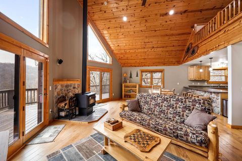 Tiny photo for 4050 County Road Y, Dodgeville, WI 53533 (MLS # 2012641)