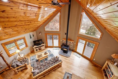 Tiny photo for 4050 County Road Y, Dodgeville, WI 53533 (MLS # 2012641)