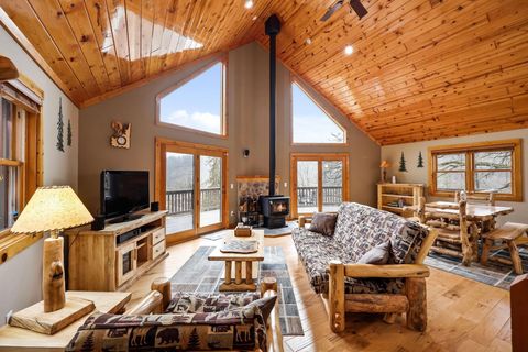 Tiny photo for 4050 County Road Y, Dodgeville, WI 53533 (MLS # 2012641)