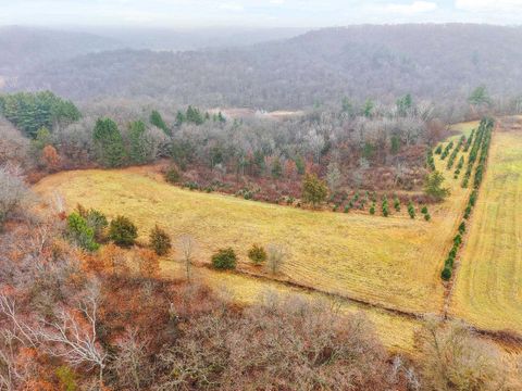 Tiny photo for 4050 County Road Y, Dodgeville, WI 53533 (MLS # 2012641)