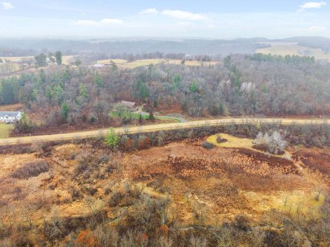 Tiny photo for 4050 County Road Y, Dodgeville, WI 53533 (MLS # 2012641)